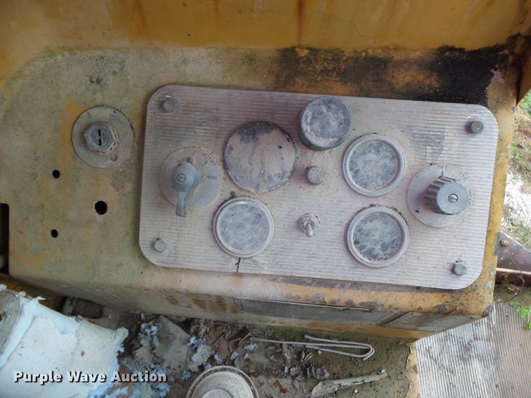 image for item DB7347 Caterpillar 120 rigid frame motor grader