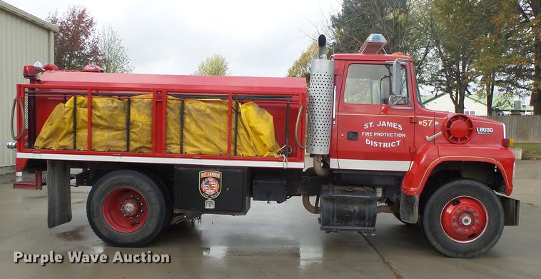 image for item DB7353 1991 Ford LN8000 tank truck