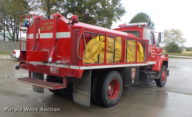 image for item DB7353 1991 Ford LN8000 tank truck