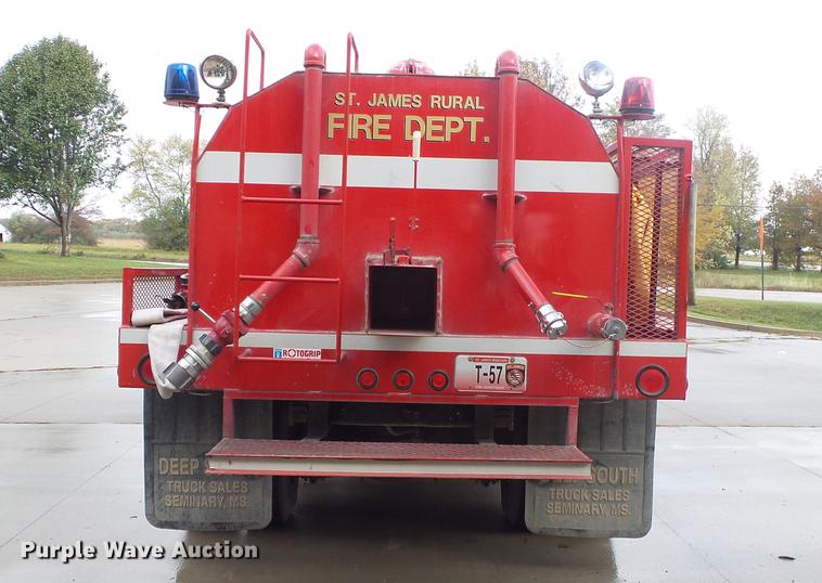 image for item DB7353 1991 Ford LN8000 tank truck