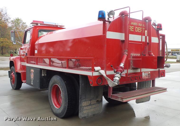 image for item DB7353 1991 Ford LN8000 tank truck