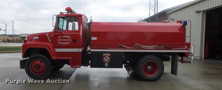 image for item DB7353 1991 Ford LN8000 tank truck