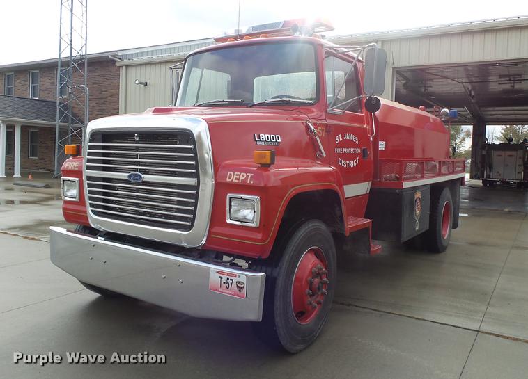 image for item DB7353 1991 Ford LN8000 tank truck