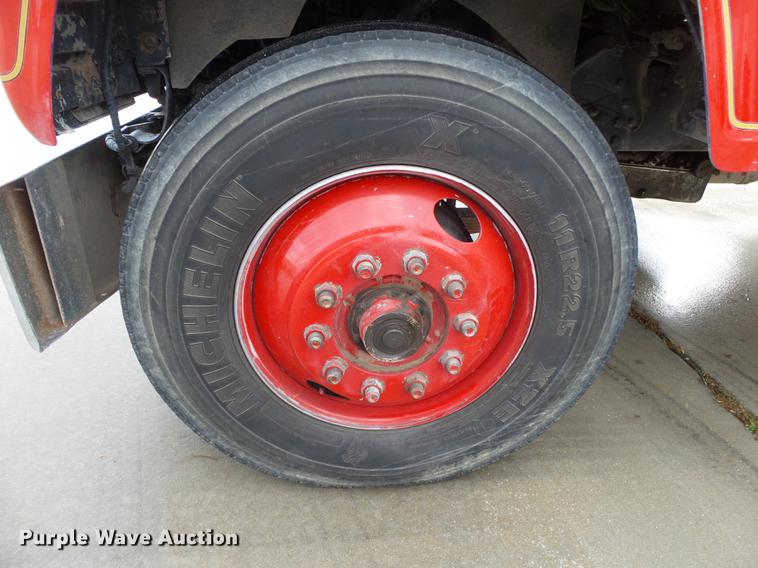 image for item DB7353 1991 Ford LN8000 tank truck