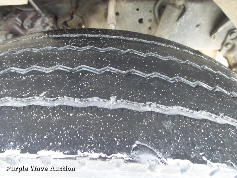 image for item DB7353 1991 Ford LN8000 tank truck