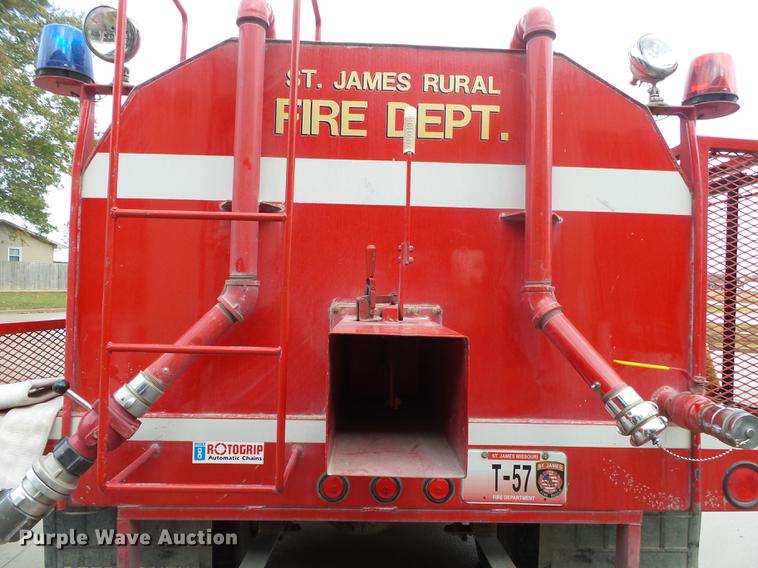 image for item DB7353 1991 Ford LN8000 tank truck