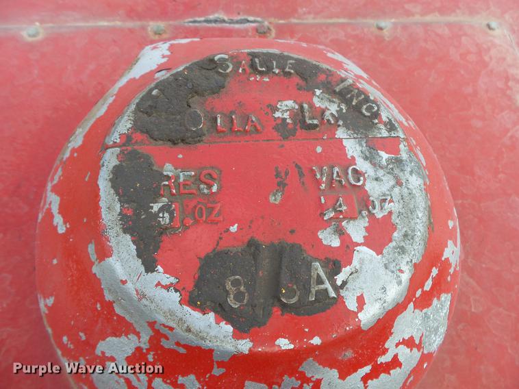 image for item DB7353 1991 Ford LN8000 tank truck