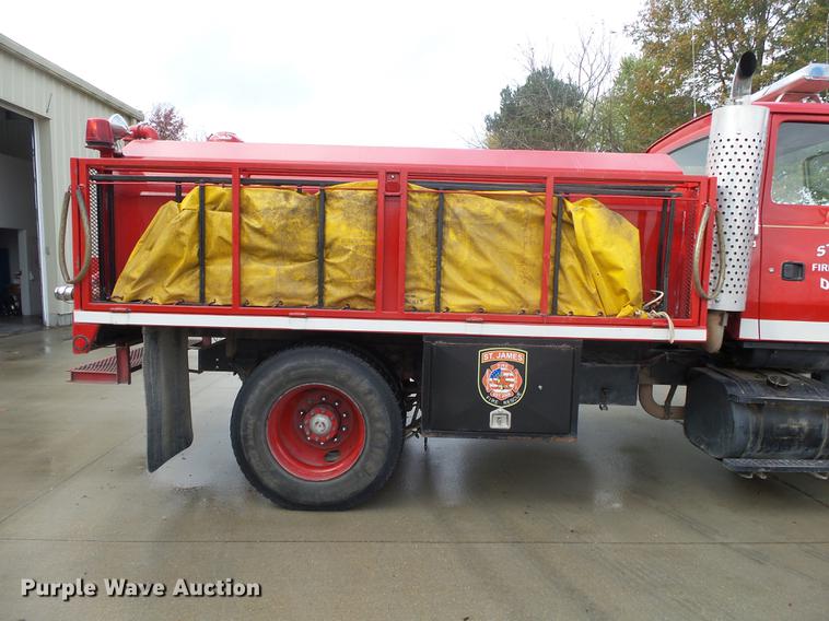 image for item DB7353 1991 Ford LN8000 tank truck