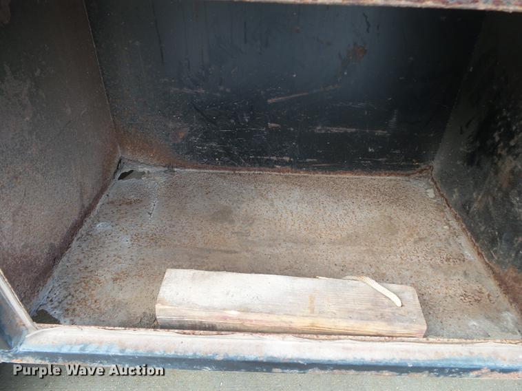 image for item DB7353 1991 Ford LN8000 tank truck