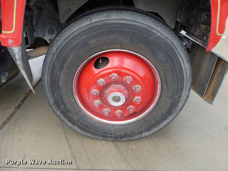 image for item DB7353 1991 Ford LN8000 tank truck