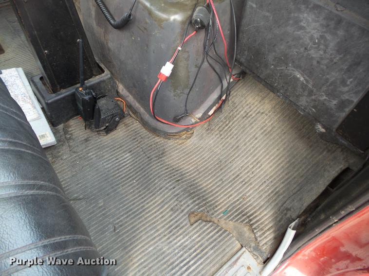 image for item DB7353 1991 Ford LN8000 tank truck