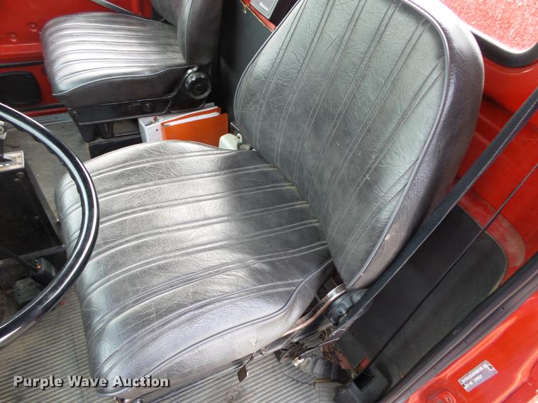 image for item DB7353 1991 Ford LN8000 tank truck