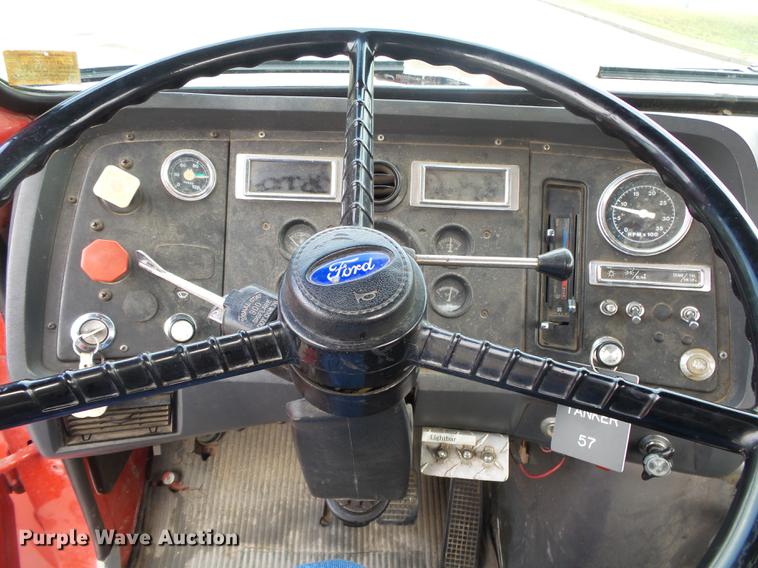 image for item DB7353 1991 Ford LN8000 tank truck