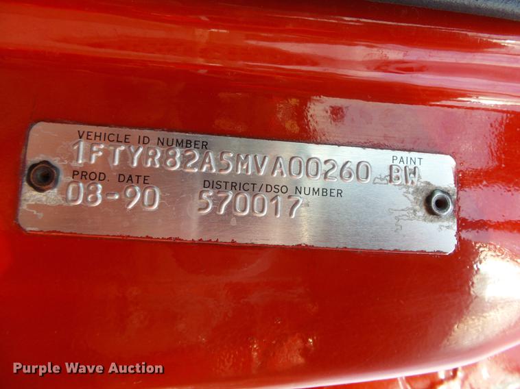 image for item DB7353 1991 Ford LN8000 tank truck