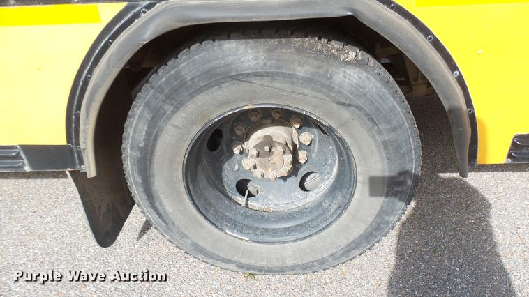 image for item DC1843 2000 Blue Bird TC2000 school bus