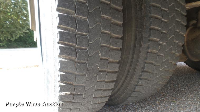 image for item DC1843 2000 Blue Bird TC2000 school bus