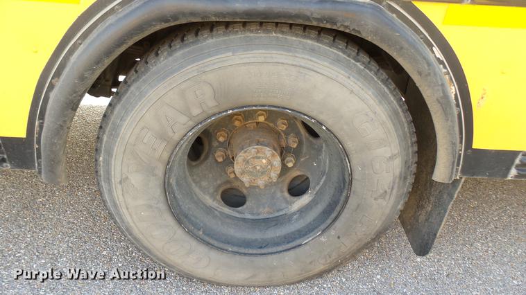 image for item DC1843 2000 Blue Bird TC2000 school bus