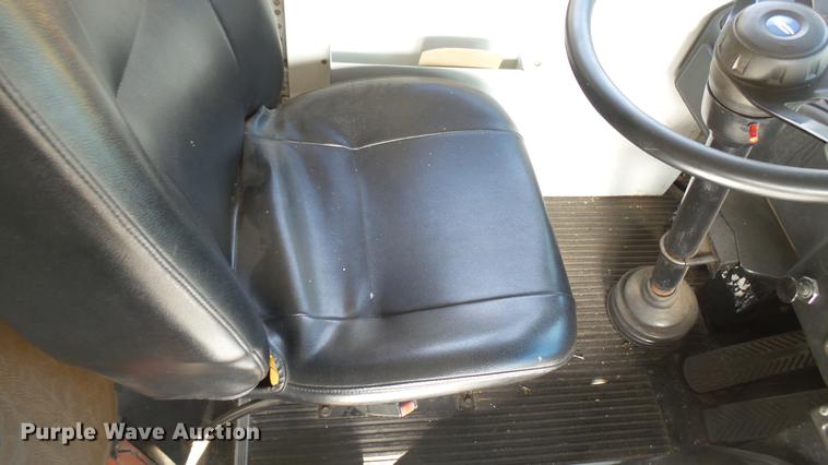 image for item DC1845 2000 Blue Bird TC2000 school bus