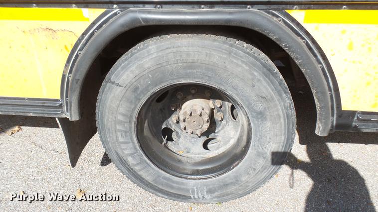 image for item DC1845 2000 Blue Bird TC2000 school bus