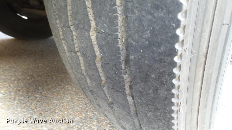 image for item DC1846 1999 Blue Bird TC2000 school bus