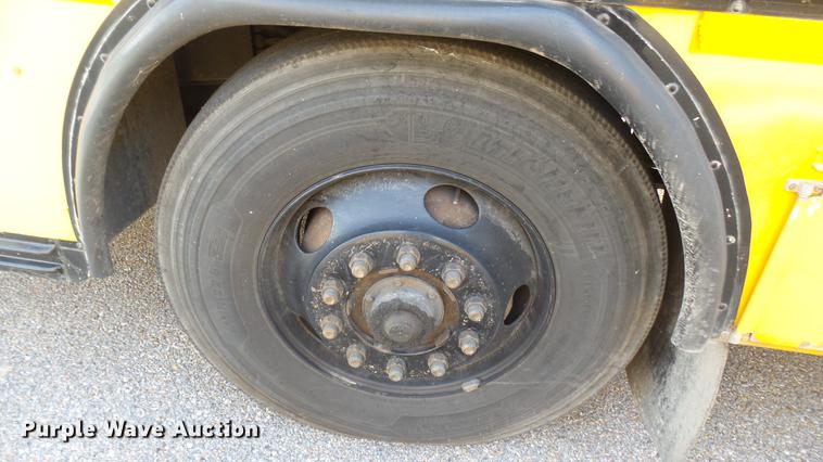 image for item DC1846 1999 Blue Bird TC2000 school bus