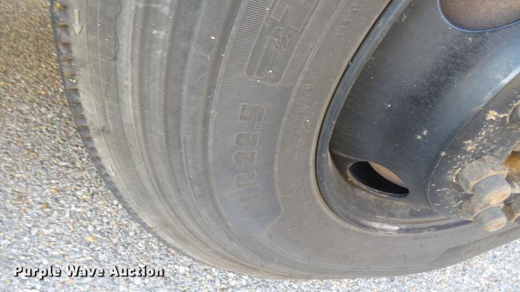 image for item DC1846 1999 Blue Bird TC2000 school bus