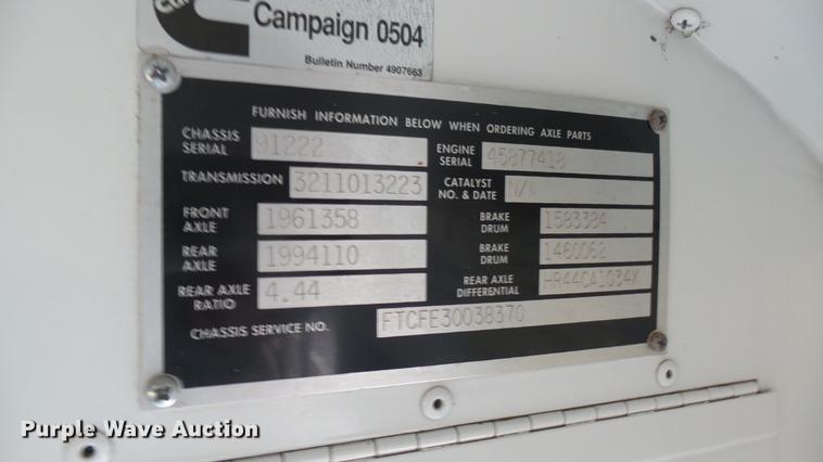 image for item DC1847 2000 Blue Bird TC2000 school bus