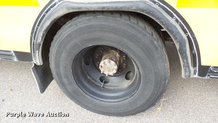 image for item DC1847 2000 Blue Bird TC2000 school bus