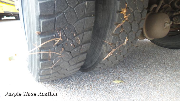 image for item DC1847 2000 Blue Bird TC2000 school bus