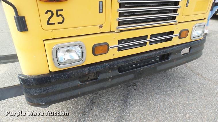image for item DC1847 2000 Blue Bird TC2000 school bus