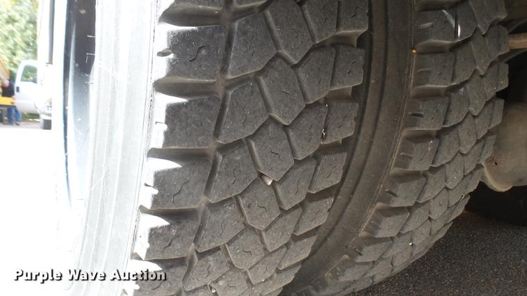 image for item DC1848 1998 Blue Bird TC2000 school bus