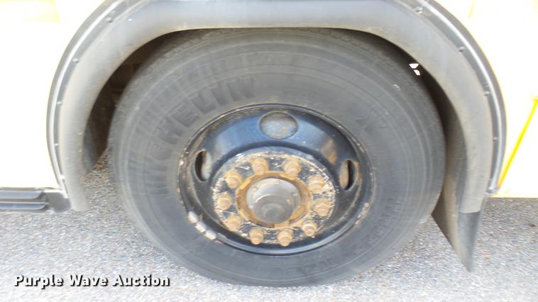 image for item DC1848 1998 Blue Bird TC2000 school bus