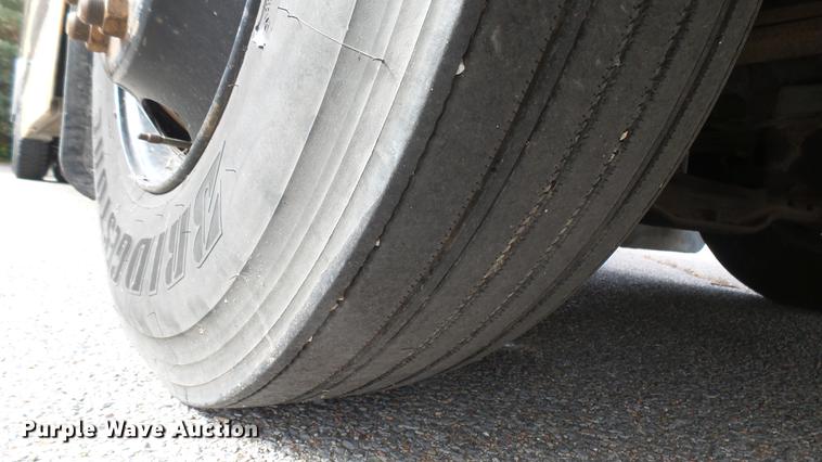 image for item DC1849 1999 Blue Bird TC2000 school bus