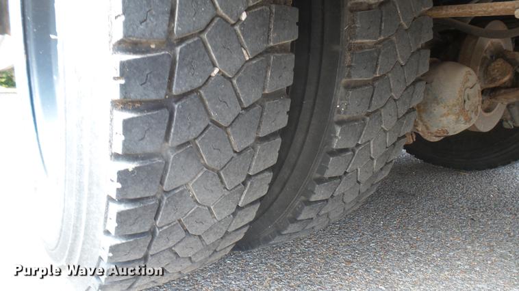 image for item DC1849 1999 Blue Bird TC2000 school bus