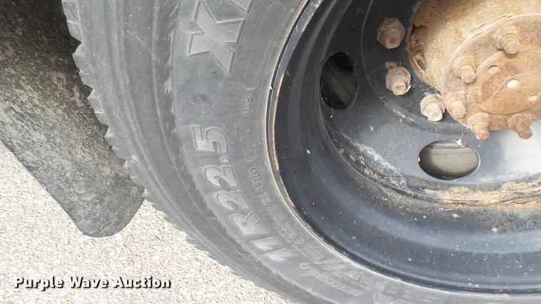 image for item DC1849 1999 Blue Bird TC2000 school bus