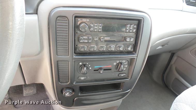 image for item DC1850 2001 Ford Windstar van