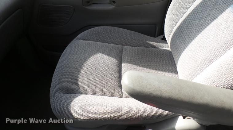 image for item DC1850 2001 Ford Windstar van