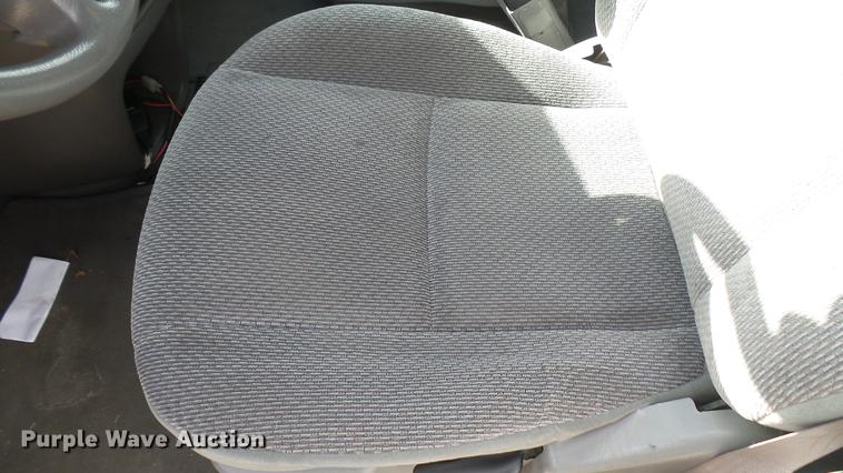 image for item DC1850 2001 Ford Windstar van