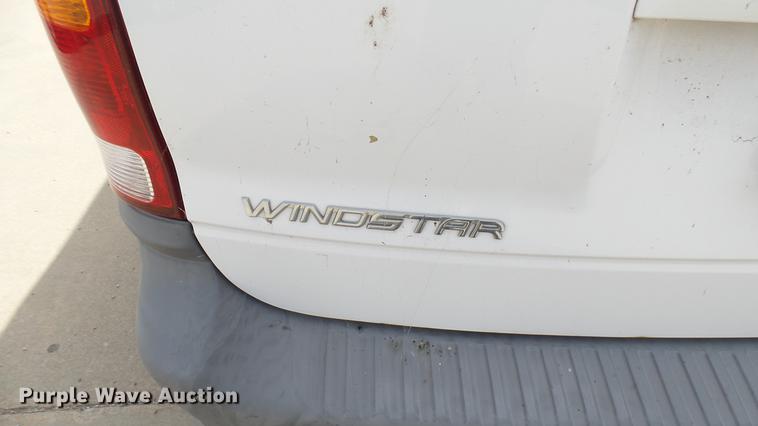 image for item DC1850 2001 Ford Windstar van