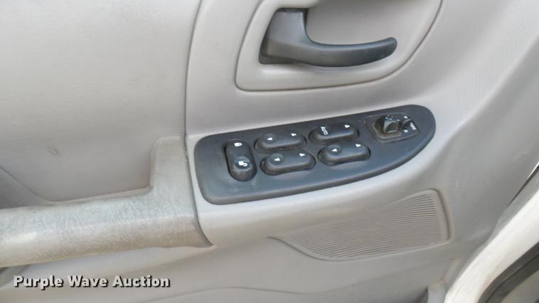 image for item DC1851 2002 Ford Windstar van