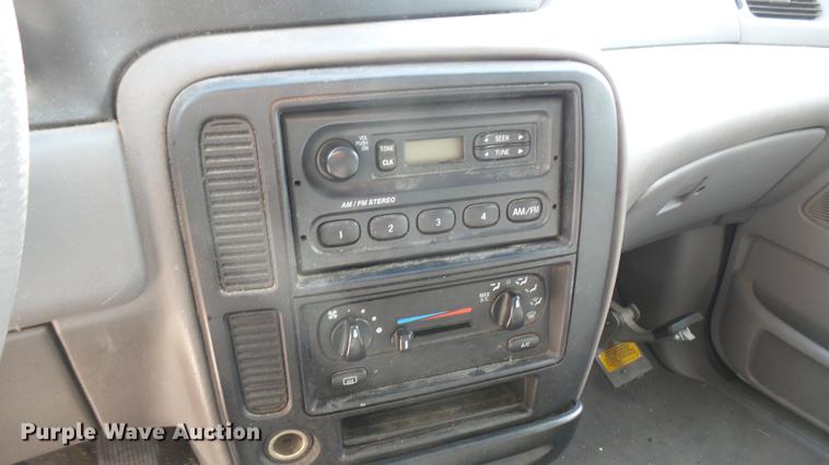 image for item DC1851 2002 Ford Windstar van