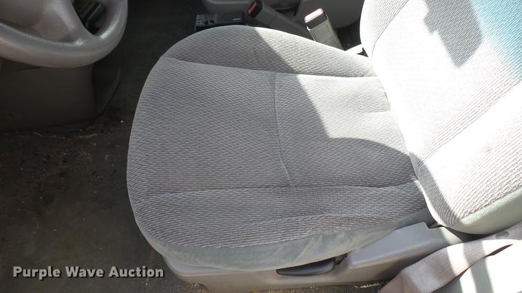image for item DC1851 2002 Ford Windstar van