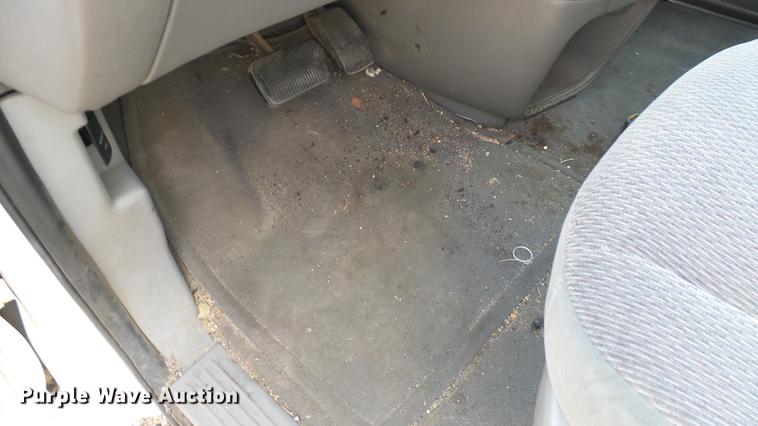 image for item DC1851 2002 Ford Windstar van