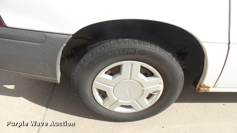 image for item DC1851 2002 Ford Windstar van