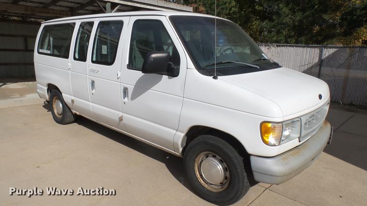 image for item DC1852 1998 Ford Club Wagon XL van
