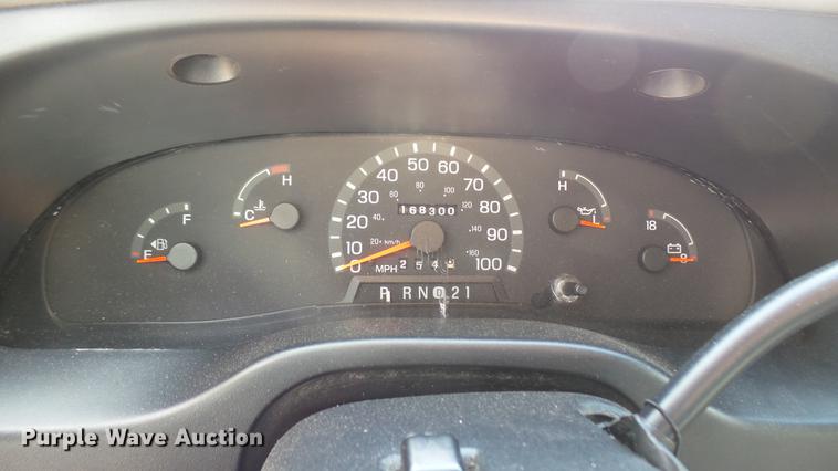 image for item DC1852 1998 Ford Club Wagon XL van