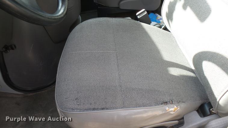 image for item DC1852 1998 Ford Club Wagon XL van