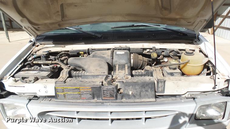 image for item DC1852 1998 Ford Club Wagon XL van