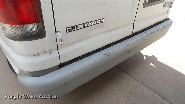 image for item DC1852 1998 Ford Club Wagon XL van