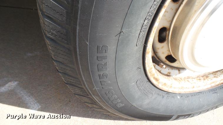 image for item DC1852 1998 Ford Club Wagon XL van